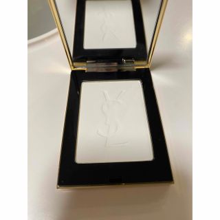 イヴサンローランボーテ(Yves Saint Laurent Beaute)のイヴサンラン　YSL プレストパウダー(フェイスパウダー)