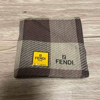 フェンディ(FENDI)のFENDIハンカチチェックブラウン(ハンカチ)