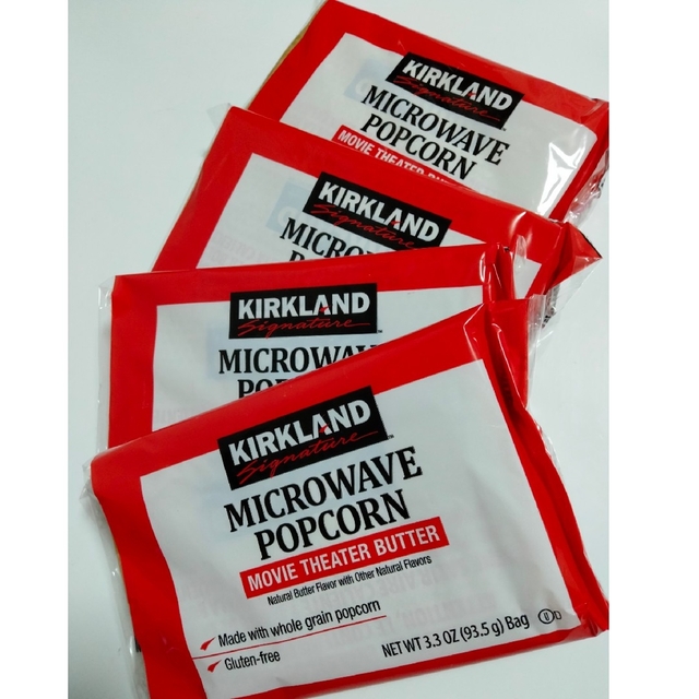 KIRKLAND(カークランド)のCostcoポップコーン 4袋 レンジ 賞味期限2023年10月8日 食品/飲料/酒の食品(菓子/デザート)の商品写真