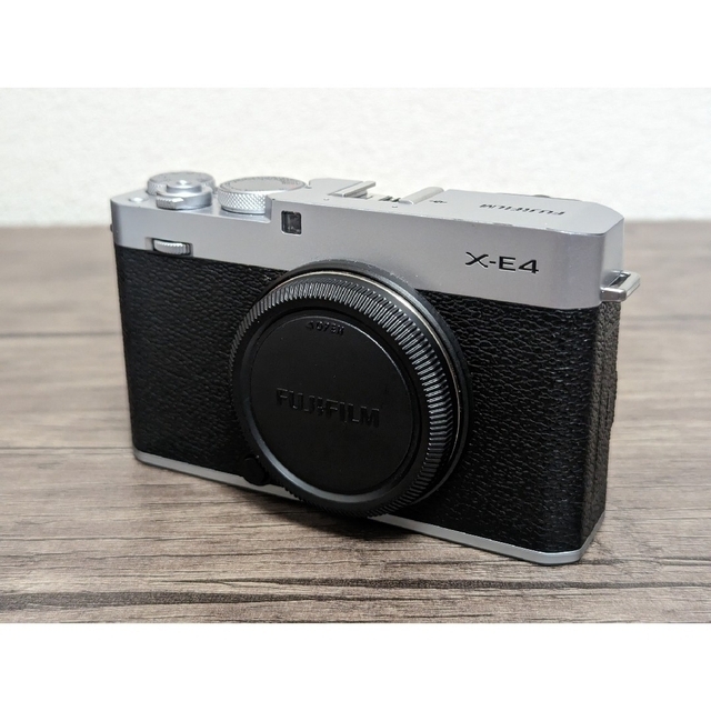 期間限定30％OFF! 富士フイルム シルバー X-E4 FUJIFILM - ミラーレス