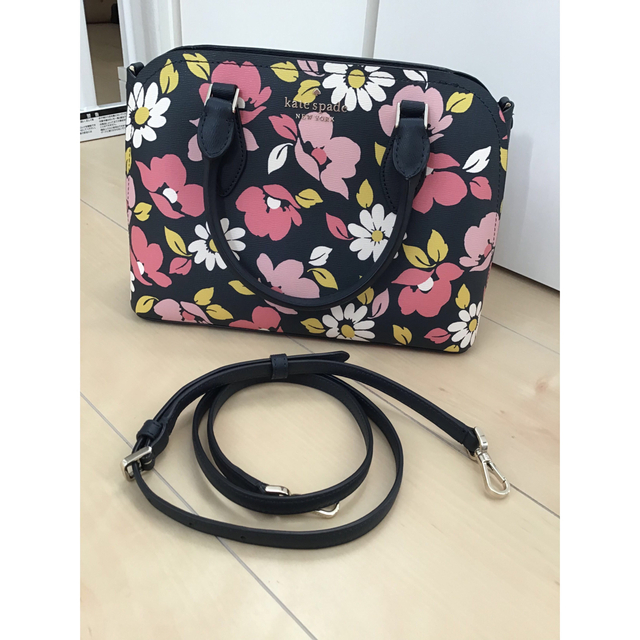 大人気】ケイトスペードニューヨーク 2way ジャガード ショルダーバッグ 正規店仕入れの 美品♠︎kate spade フラワージャガード ホーボー ワンショルダーバッグ