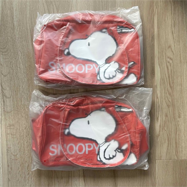 SNOOPY(スヌーピー)の新品★スヌーピー　赤色　ボストンバッグ　2個セット レディースのバッグ(ボストンバッグ)の商品写真