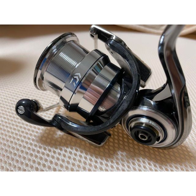 DAIWA(ダイワ)のdaiwa ダイワ 18イグジスト FC LT 2500S-CXH スポーツ/アウトドアのフィッシング(リール)の商品写真