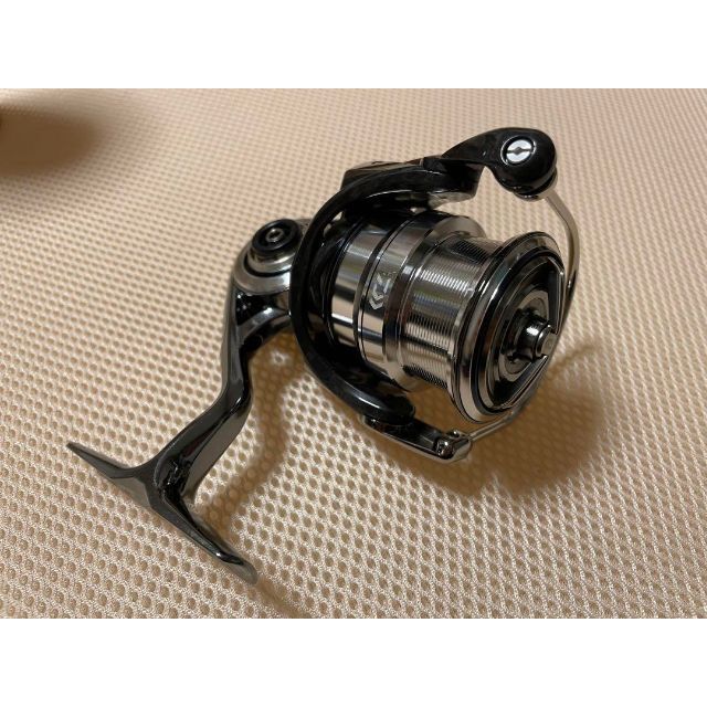 DAIWA(ダイワ)のdaiwa ダイワ 18イグジスト FC LT 2500S-CXH スポーツ/アウトドアのフィッシング(リール)の商品写真