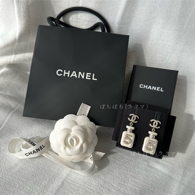 人気激安 CHANEL - CHANEL ( ピアス ロゴ CCマーク ボトル 香水瓶 No5