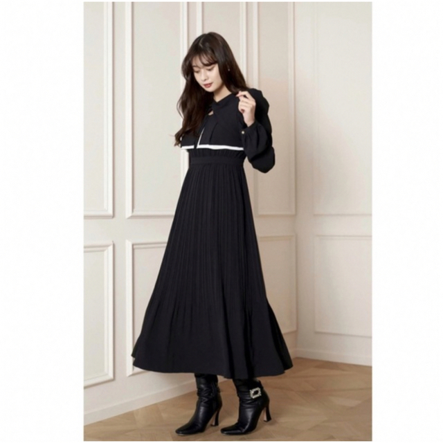 her lip to La Rochelle Pleated Dress