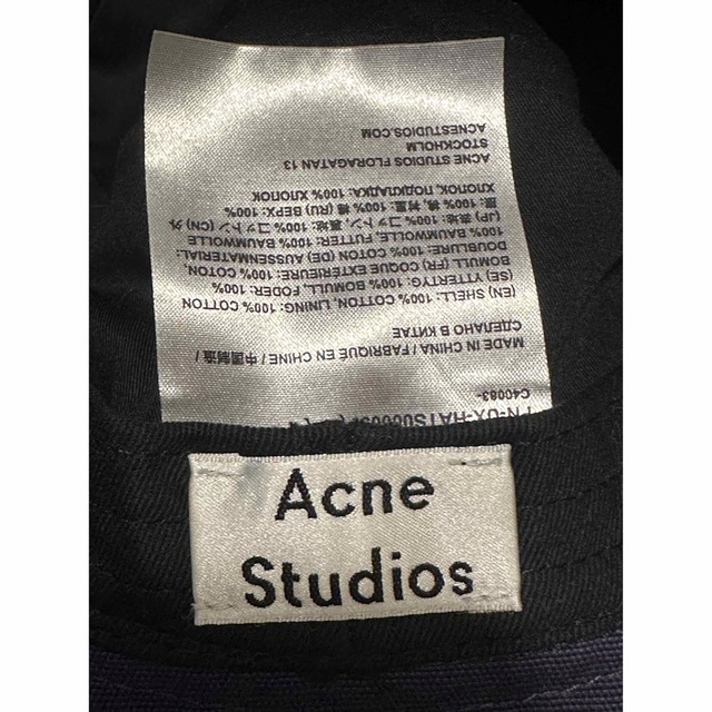 Acne Studios(アクネストゥディオズ)のACNE STUDIOS バケットハット　ネイビー メンズの帽子(ハット)の商品写真