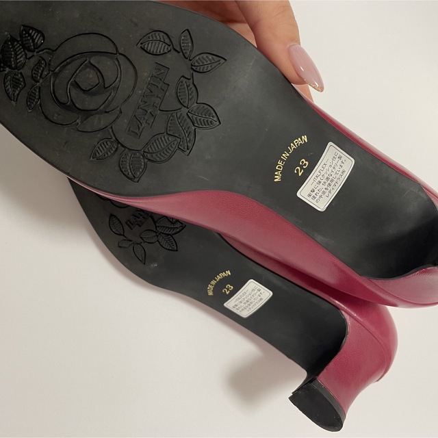 LANVIN(ランバン)のランバン マリアンヌロゴレザーパンプス　ピンク　ゴールド レディースの靴/シューズ(ハイヒール/パンプス)の商品写真
