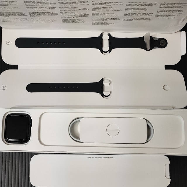 Apple Watch SE 第2世代 GPSモデル 44mm MNK03J/A
