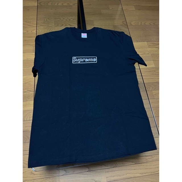 Supreme(シュプリーム)のSupreme KAWS Chalk Box Logo Tee  メンズのトップス(Tシャツ/カットソー(半袖/袖なし))の商品写真