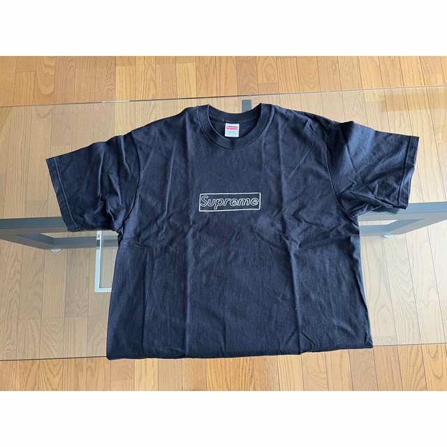 Supreme(シュプリーム)のSupreme KAWS Chalk Box Logo Tee  メンズのトップス(Tシャツ/カットソー(半袖/袖なし))の商品写真