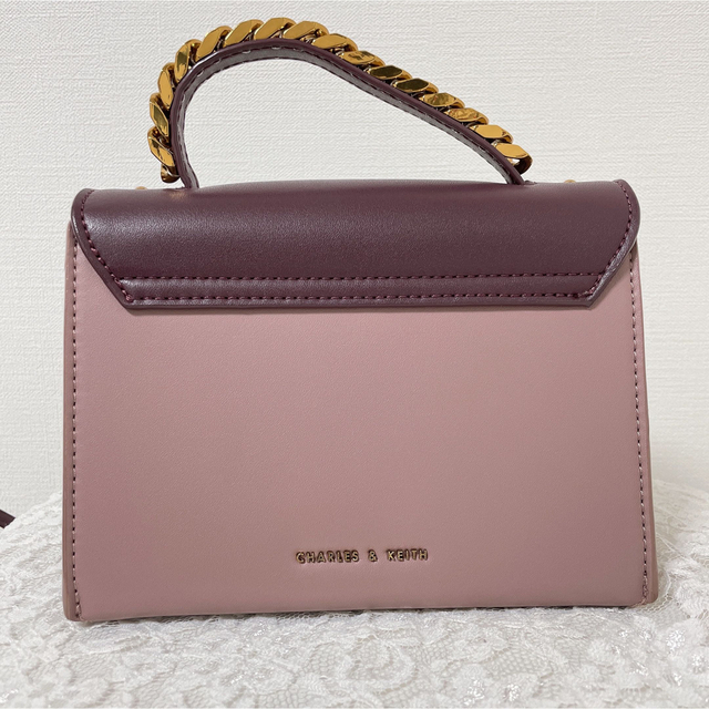 Charles and Keith(チャールズアンドキース)の海外限定色　チャールズ＆キース　ボウトップハンドルバッグ　モーブ　バイカラー レディースのバッグ(ショルダーバッグ)の商品写真