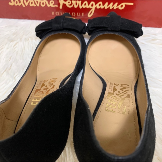 Salvatore Ferragamo(サルヴァトーレフェラガモ)の【美品】Salvatore Ferragamo リボン パンプス 良デザイン レディースの靴/シューズ(ハイヒール/パンプス)の商品写真