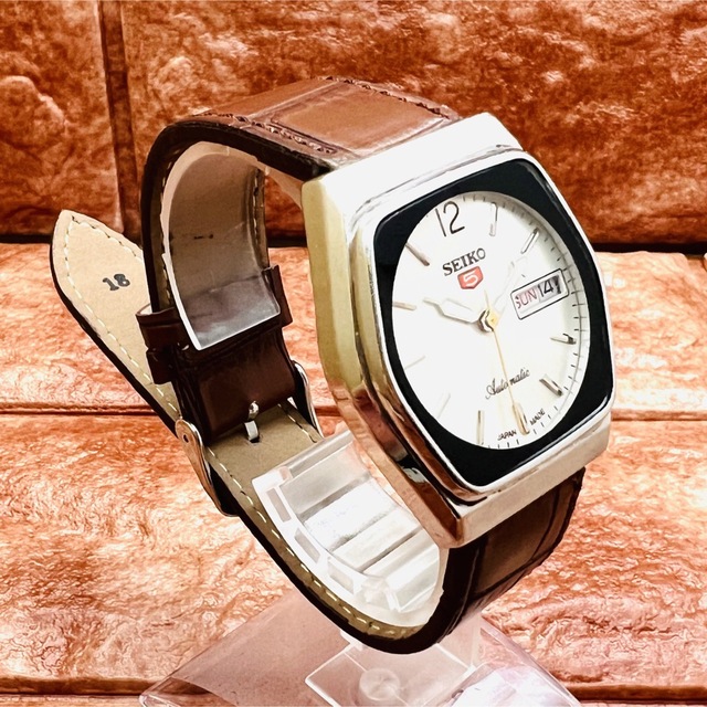 SEIKO(セイコー)の【人気】SEIKO 5★セイコー★ヴィンテージ腕時計★メンズ★自動巻き★シルバー メンズの時計(腕時計(アナログ))の商品写真
