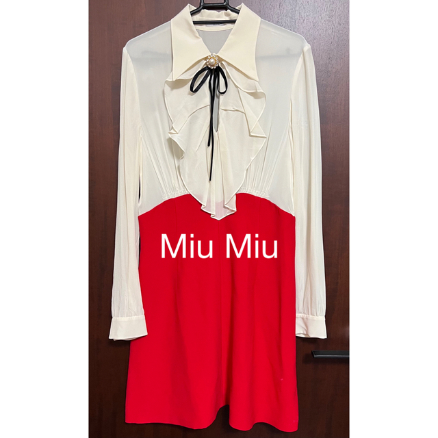 miumiu(ミュウミュウ)のMiu Miu ワンピース　42 レディースのワンピース(ひざ丈ワンピース)の商品写真