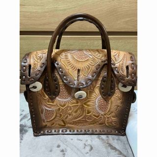 グレースコンチネンタル(GRACE CONTINENTAL)のcarving  tribesbag(ハンドバッグ)