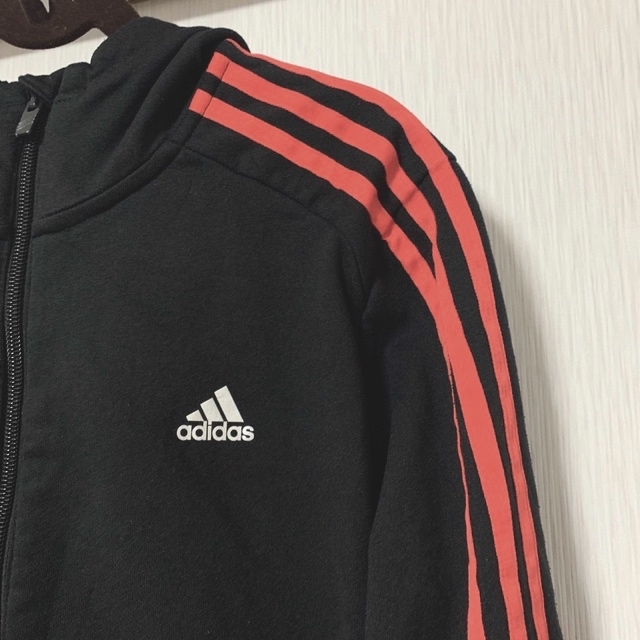 adidas(アディダス)のadidas アディダス　パーカー　ジャージ　ジャケット キッズ/ベビー/マタニティのキッズ服男の子用(90cm~)(ジャケット/上着)の商品写真