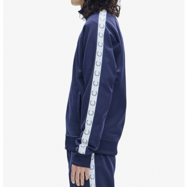 FRED PERRY(フレッドペリー)のFRED PERRY  ジャージ Taped Track Jacket メンズのトップス(ジャージ)の商品写真