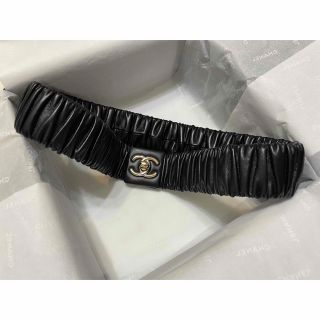 シャネル(CHANEL)のCHANEL シャネル　ベルト　ゴム　ターンロック　ブラック　ゴールド　革　新品(ベルト)