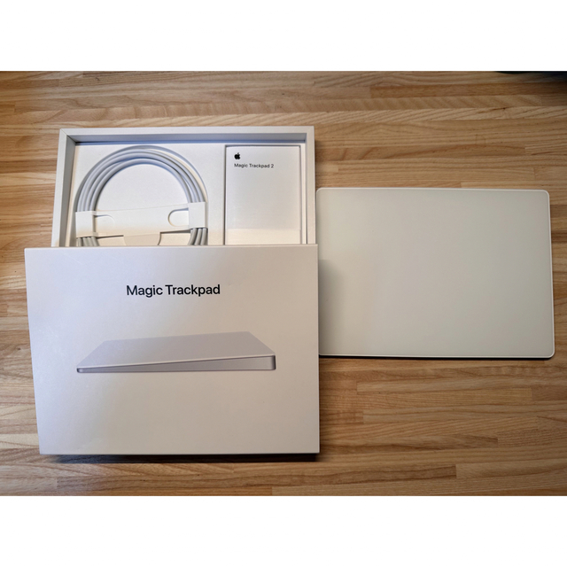 【美品】magic track pad2 スマホ/家電/カメラのPC/タブレット(PC周辺機器)の商品写真