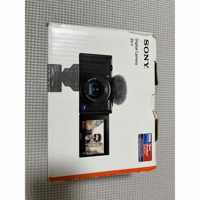 SONY(ソニー)のSony Digital camera ZV-1 とUSB・バッテリー スマホ/家電/カメラのカメラ(コンパクトデジタルカメラ)の商品写真