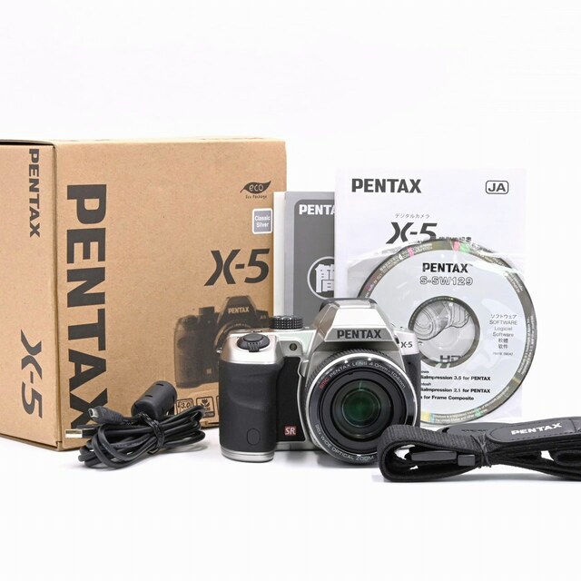 PENTAX(ペンタックス)のPENTAX X-5 クラシックシルバー スマホ/家電/カメラのカメラ(コンパクトデジタルカメラ)の商品写真