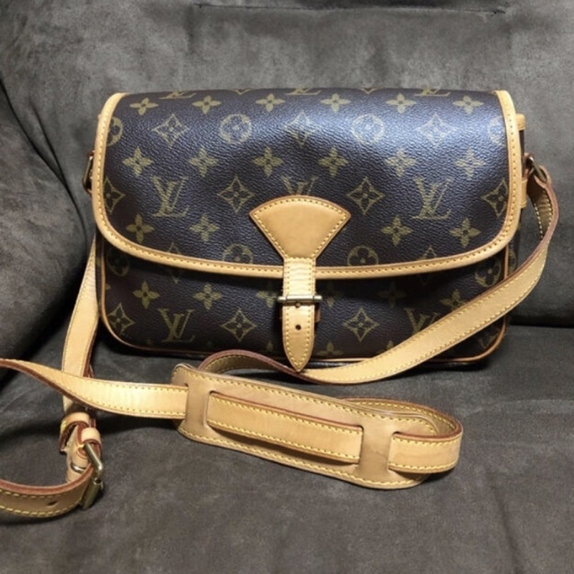 当店限定販売】 LOUIS VUITTON - ルイヴィトン ソローニュ ショルダー ...