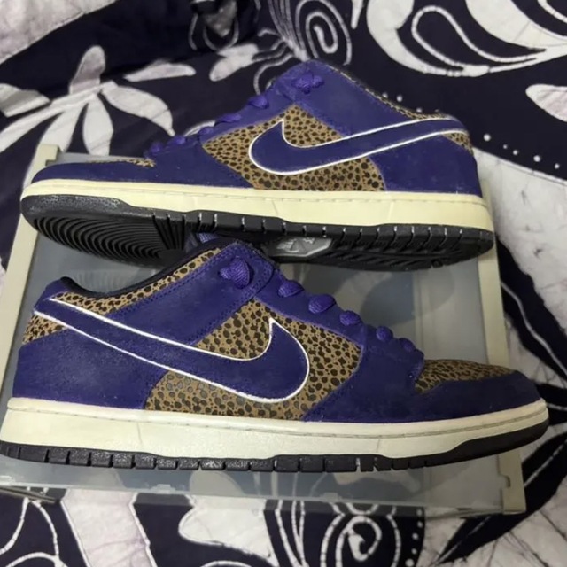 NIKE(ナイキ)のNIKE SB DUNK PURPLE Safari パープル サファリ メンズの靴/シューズ(スニーカー)の商品写真