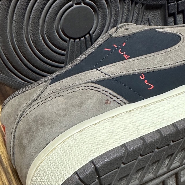 NIKE(ナイキ)のNIKE AIR JORDAN 1 LOW TRAVIS SCOTT 28.5 メンズの靴/シューズ(スニーカー)の商品写真