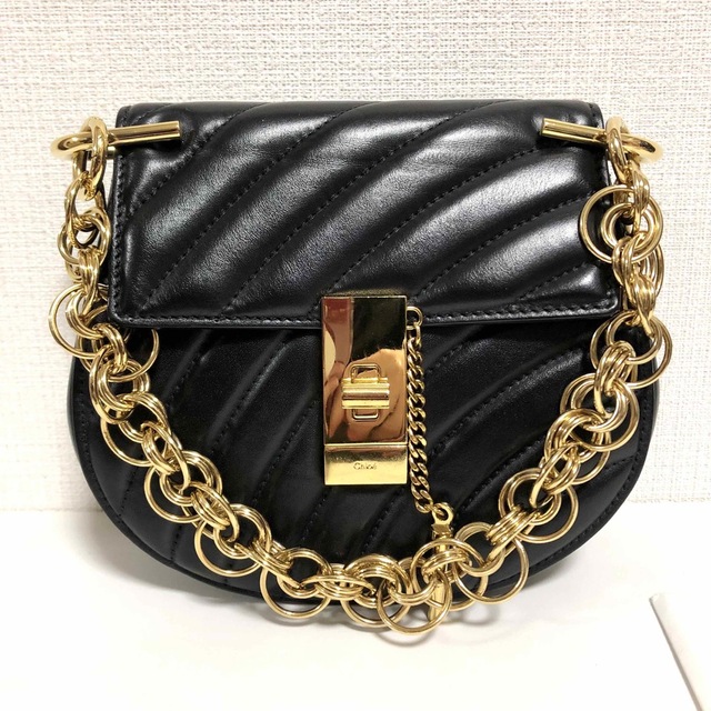 Chloe(クロエ)のクロエ　ドリュー　drew ミニバッグ　チェーン　キルティング　ゴールド　黒 レディースのバッグ(ショルダーバッグ)の商品写真