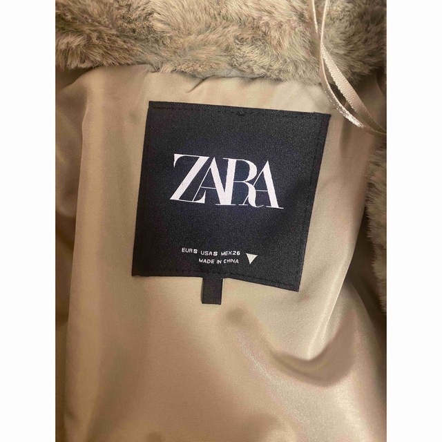 ZARA(ザラ)のZARA フェイクファー コート レディースのジャケット/アウター(毛皮/ファーコート)の商品写真