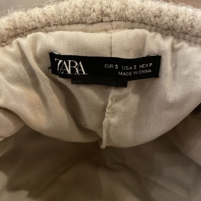 ZARA(ザラ)のZARA レザー ビーニー レディースの帽子(ニット帽/ビーニー)の商品写真