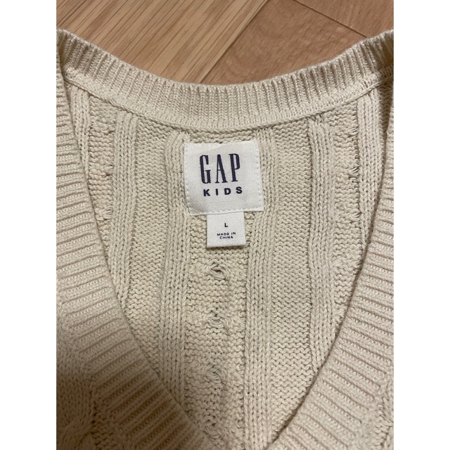 GAP(ギャップ)のGAP ニットベスト キッズ/ベビー/マタニティのキッズ服男の子用(90cm~)(ニット)の商品写真