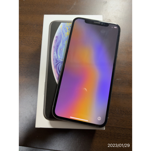 iPhone(アイフォーン)のiPhone xs 256GB  シルバー スマホ/家電/カメラのスマートフォン/携帯電話(スマートフォン本体)の商品写真