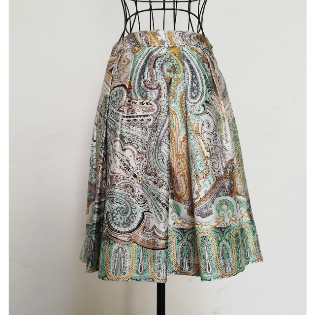 COMME CA ISM(コムサイズム)のフレアスカート レディースのスカート(ひざ丈スカート)の商品写真
