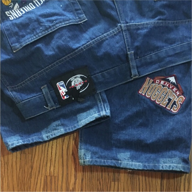 NIKE(ナイキ)のunK NBA チームロゴ刺繍　デニムジーンズ(送料込み) メンズのパンツ(デニム/ジーンズ)の商品写真