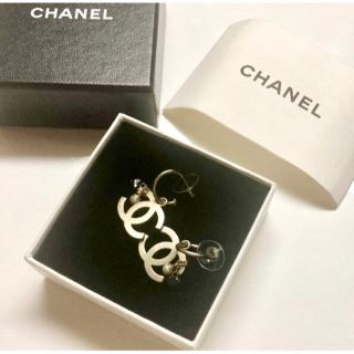 シャネル(CHANEL)のほぼ未使用！シャネル❤️ドロップチャーム ピアス(ピアス)