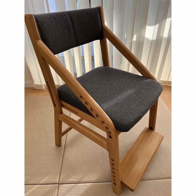 美品 E-Toko 子供チェア 学習椅子 頭の良くなる椅子 インテリア/住まい/日用品の椅子/チェア(デスクチェア)の商品写真