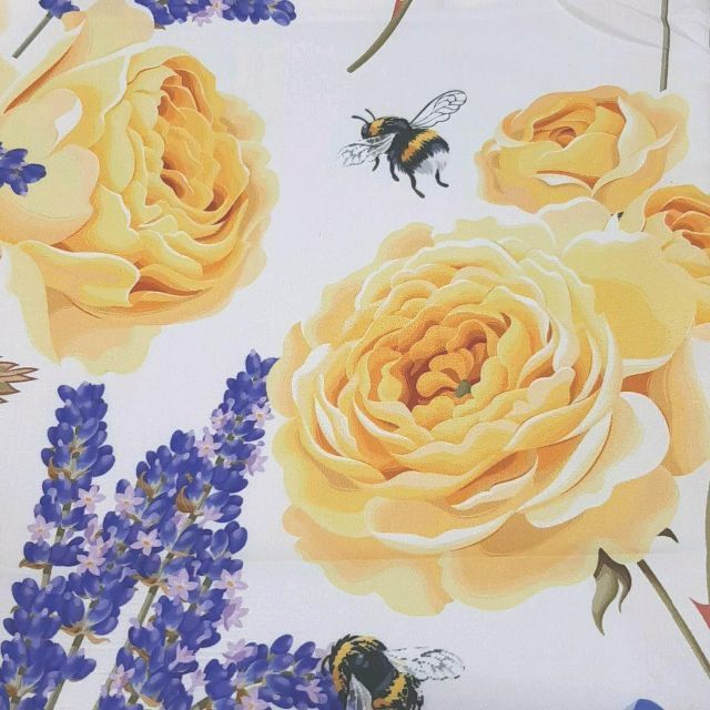 【新品】クッションカバー 蜜蜂 ラベンダー 花柄 45×45  キナリ インテリア/住まい/日用品のインテリア小物(クッションカバー)の商品写真