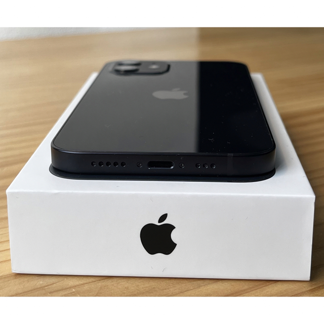 iPhone(アイフォーン)のiPhone12 64GB ブラック スマホ/家電/カメラのスマートフォン/携帯電話(スマートフォン本体)の商品写真
