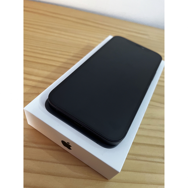 iPhone(アイフォーン)のiPhone12 64GB ブラック スマホ/家電/カメラのスマートフォン/携帯電話(スマートフォン本体)の商品写真