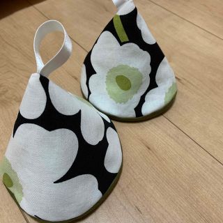 マリメッコ(marimekko)のマリメッコ　ハンドメイド　三角鍋つかみ(キッチン小物)