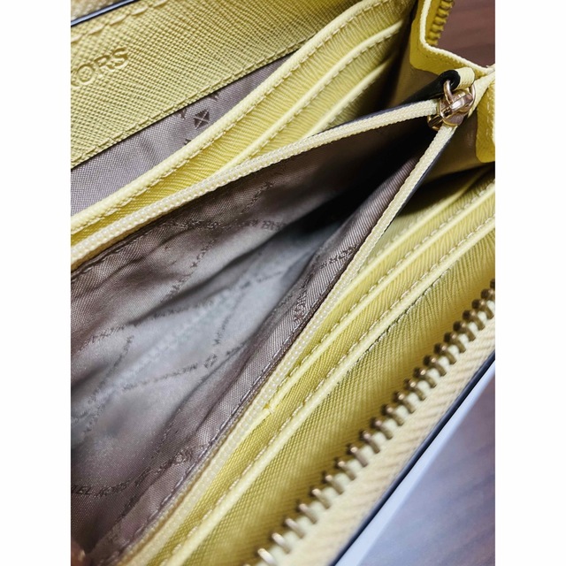 Michael Kors(マイケルコース)のマイケルコース　長財布　黄色 レディースのファッション小物(財布)の商品写真