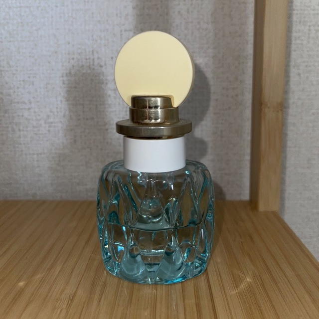 miumiu(ミュウミュウ)のmiumiu ローブルー 30ml コスメ/美容の香水(香水(女性用))の商品写真