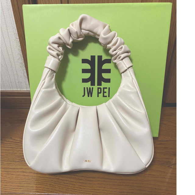 JW pei   Gabbi ハンドバッグ レディースのバッグ(ハンドバッグ)の商品写真