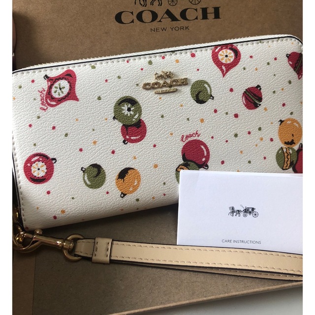 新品未使用COACHコーチ長財布オーナメントプリントジップアラウンドウォレット