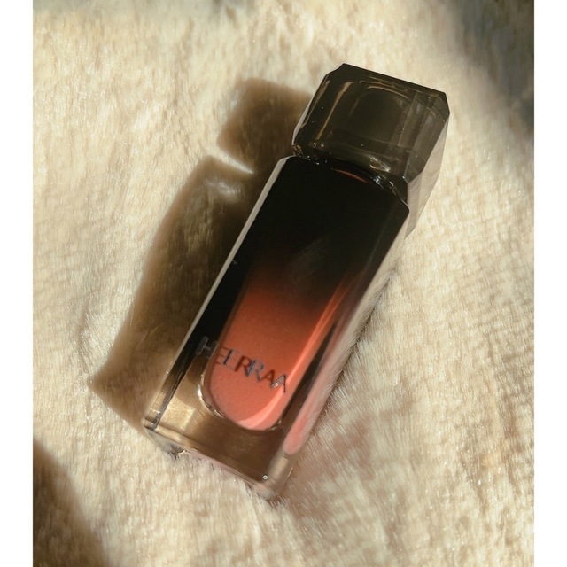 AMOREPACIFIC(アモーレパシフィック)のHERA SENSURAL FITTING GLOW TINT #419 コスメ/美容のベースメイク/化粧品(リップグロス)の商品写真