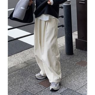 トゥデイフル(TODAYFUL)のFASHIRU コーデュロイワイドパンツ　新品未使用(カジュアルパンツ)