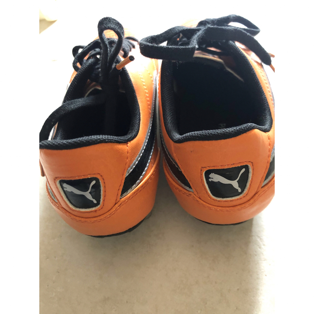 PUMA(プーマ)のPUMA サッカースパイク　22.5cm キッズ/ベビー/マタニティのキッズ靴/シューズ(15cm~)(スニーカー)の商品写真