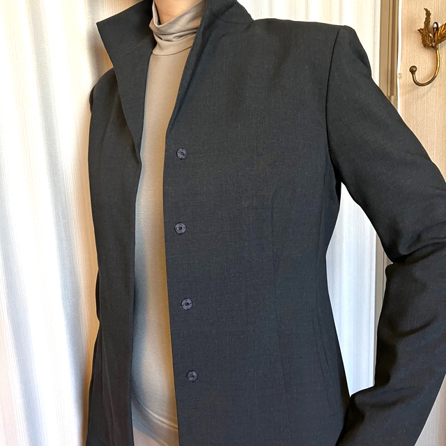 【新品未使用☆】デザイン襟のコムサデモード ダークグレー ジャケット11サイズ